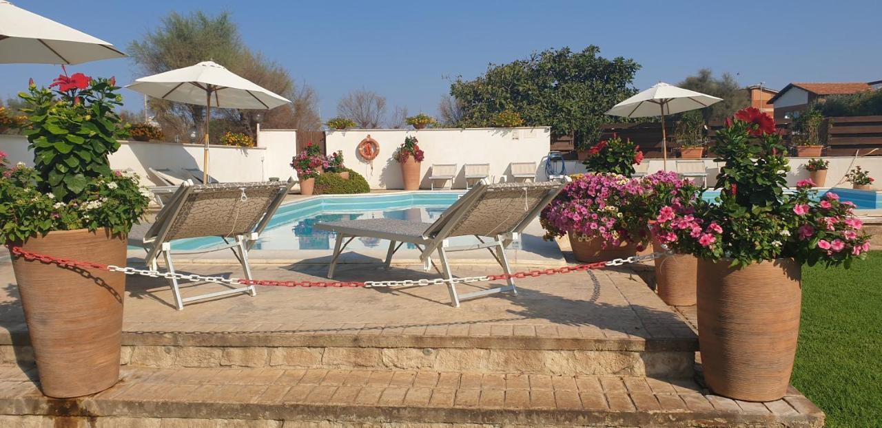 Hotel Corallo Fregenae Bagian luar foto
