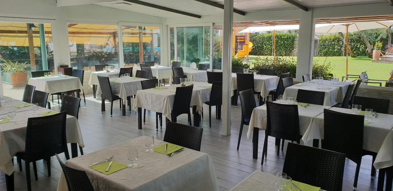Hotel Corallo Fregenae Bagian luar foto